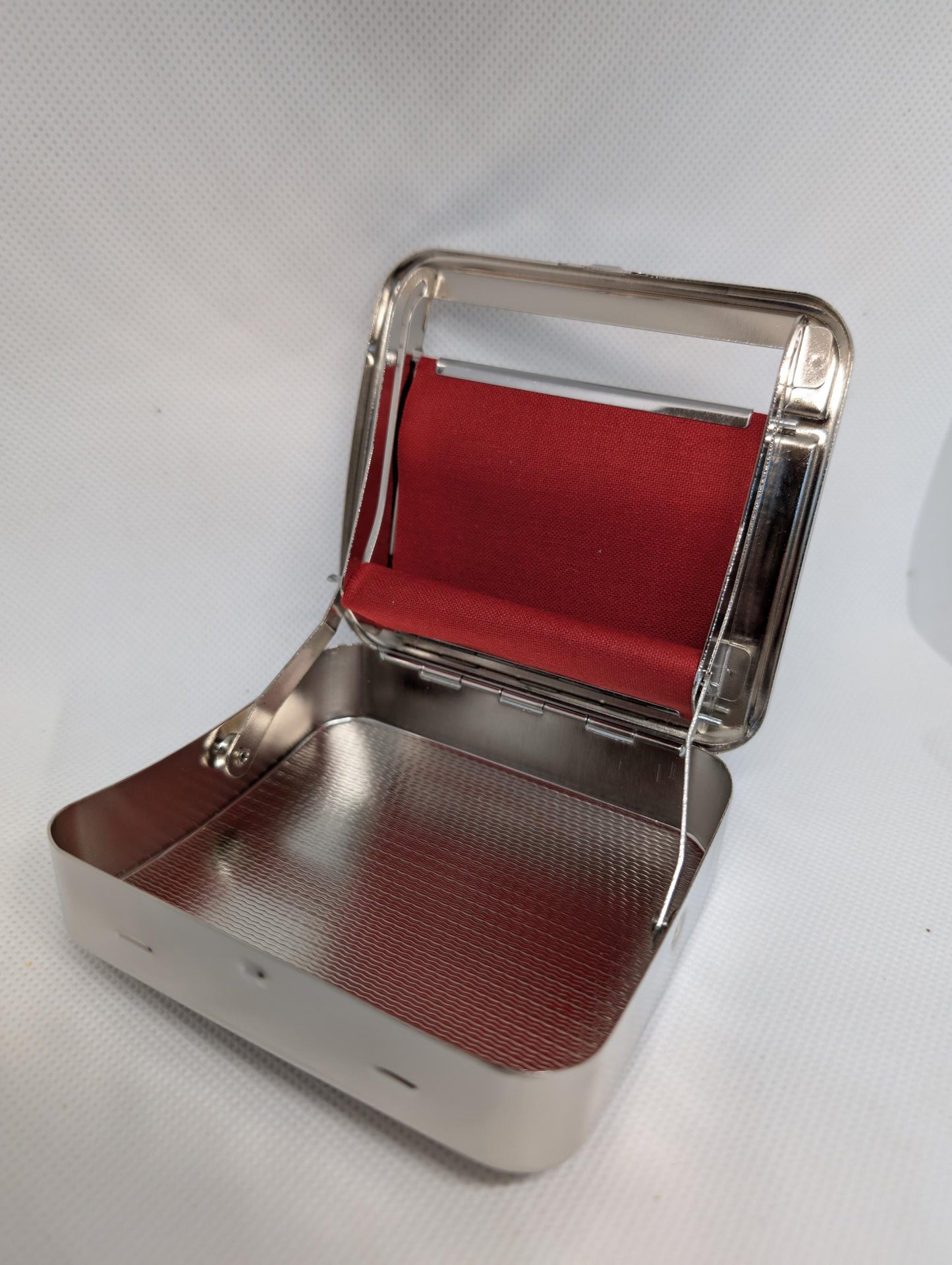 Automatic tobacco rolling machine / box including 600 Palmer Slim tips & 5 x Packs of RIzla Green Standard Rolling Papers