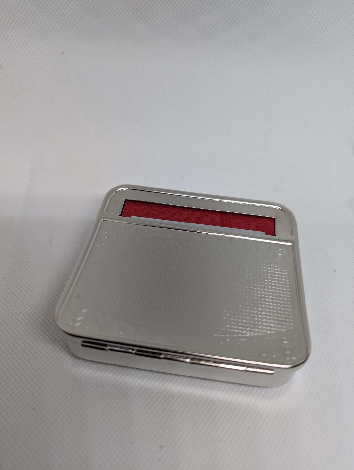 Automatic tobacco rolling machine / box including 2 Packs of Swan Slim tips & 5 x Packs of RIzla Green Standard Rolling Papers