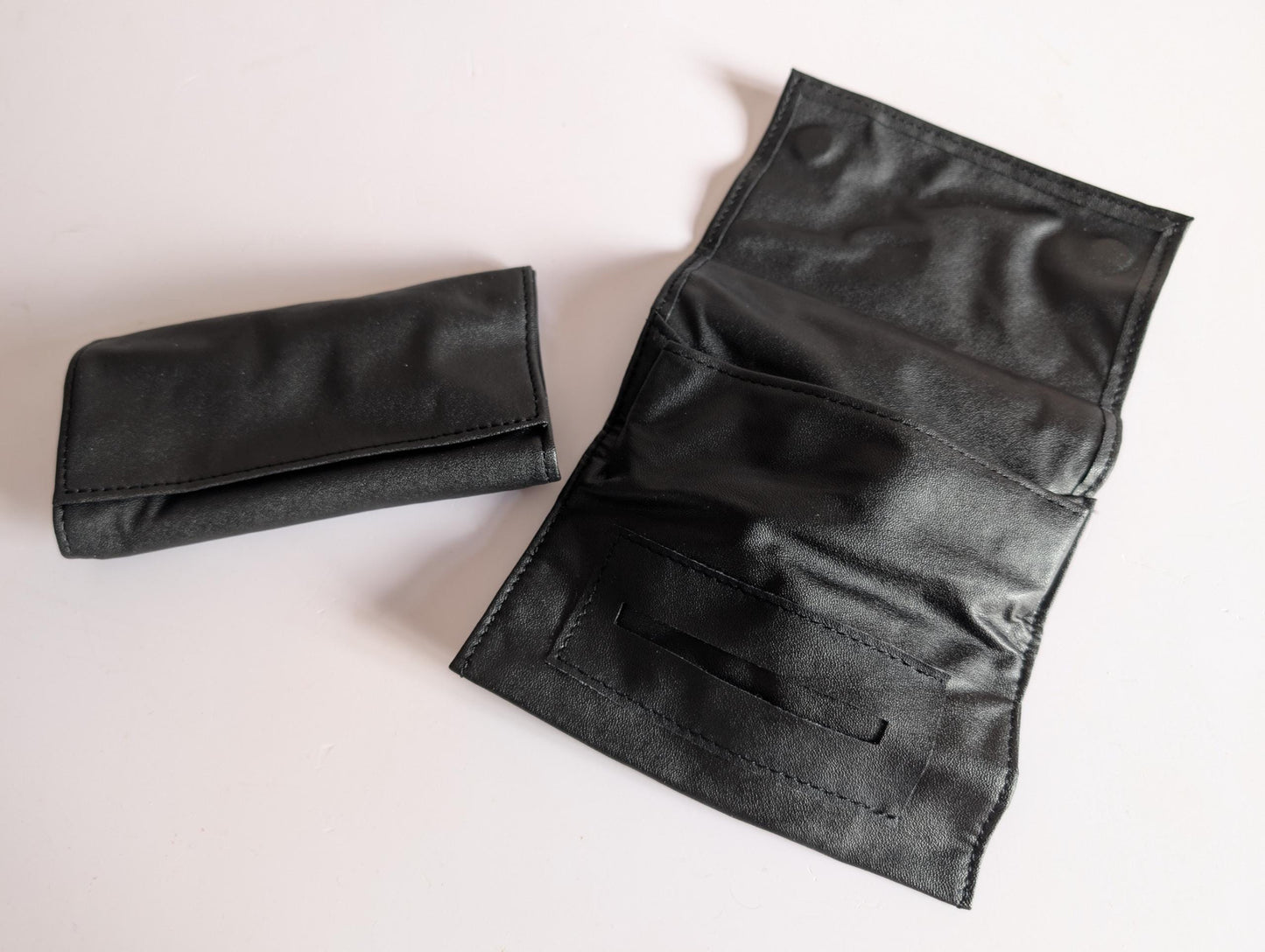 High Quality Faux Leather Tobacco Pouch Featuring London / UK Designs